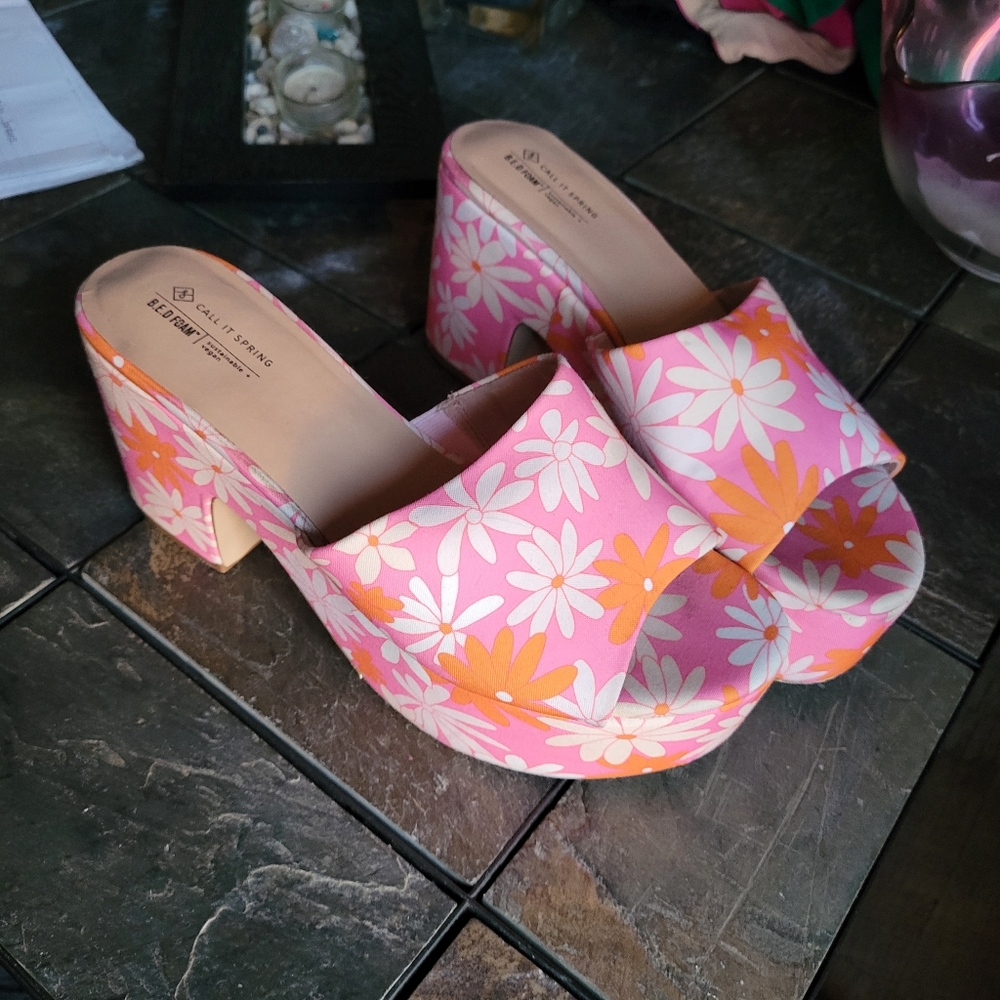 Colorful Floral Funky Women's Platform Sandals Call It Spring Size 10